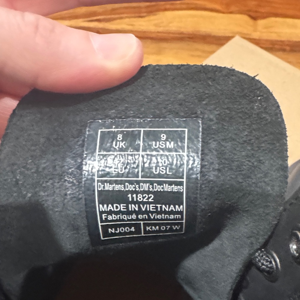 Dr. Martens Black Boots- MENS SIZE 9 // WOMENS SIZE 10 - Picture 7 of 7